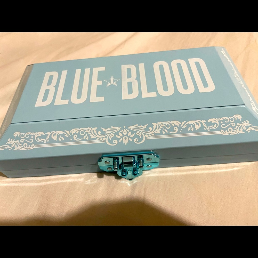 Blue Blood Pallet